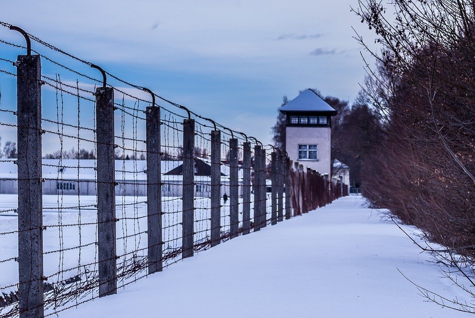 Czego dzi� uczy Dachau i inne obozy koncentracyjne?