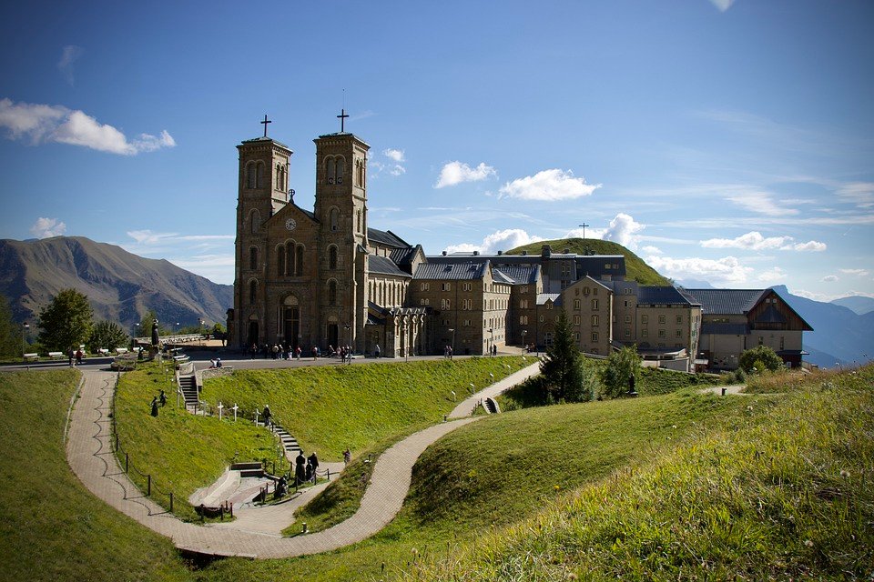 Do La Salette przybywaj� pielgrzymi z ca�ego �wiata