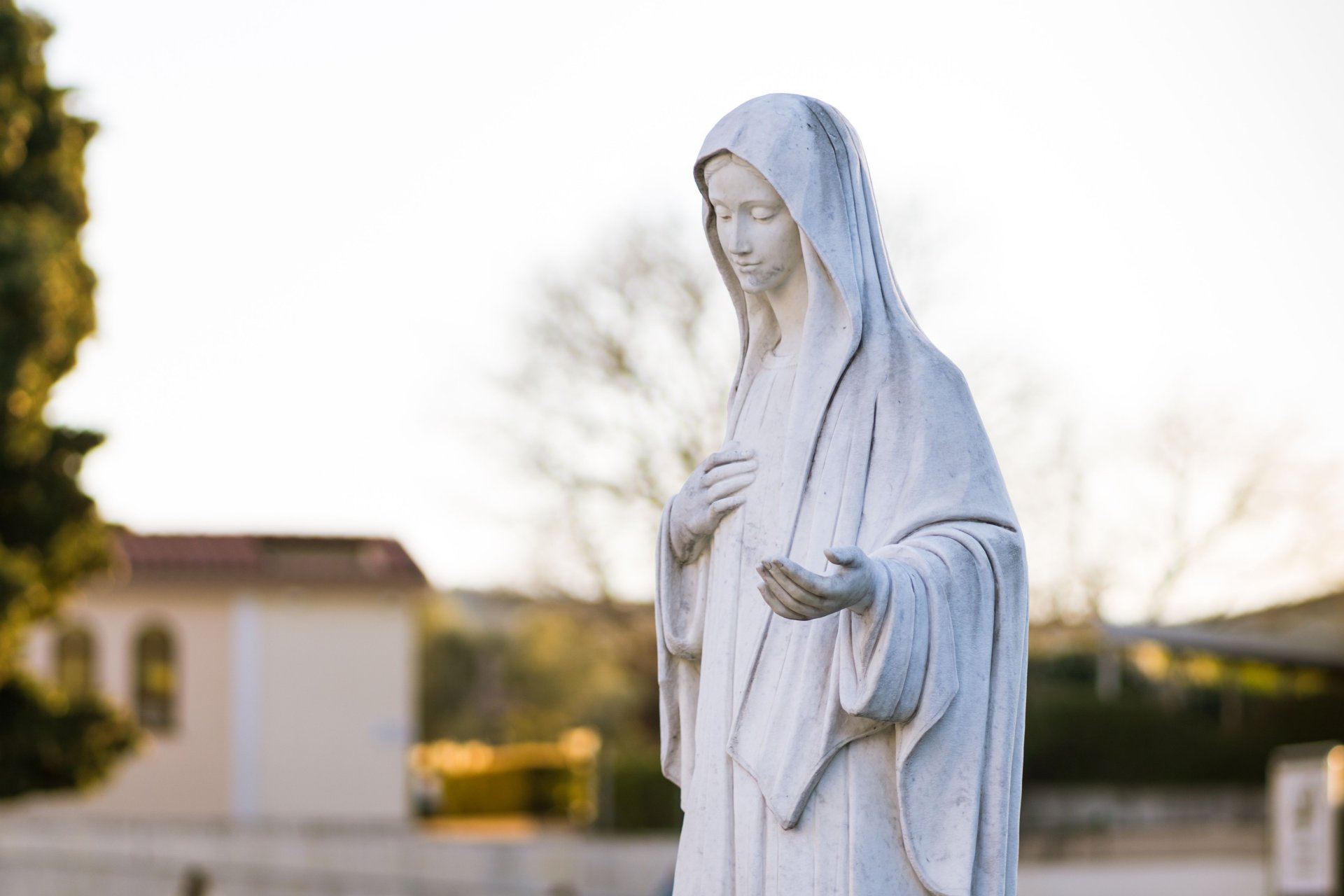 Maryja Panna jako bohaterka pie�ni religijnych. To najpopularniejsze utwory, w kt�rych si� pojawia