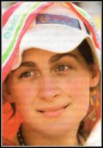 Dziewczna z nakryciem na g�owie