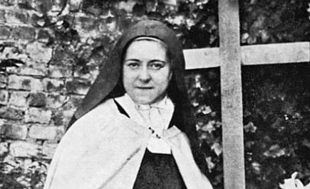 R�aniec do �w. Teresy od Dzieci�tka Jezus